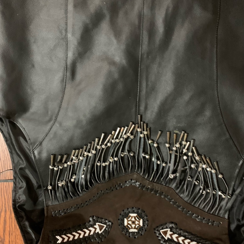 Vest - Picture 2 of 8
